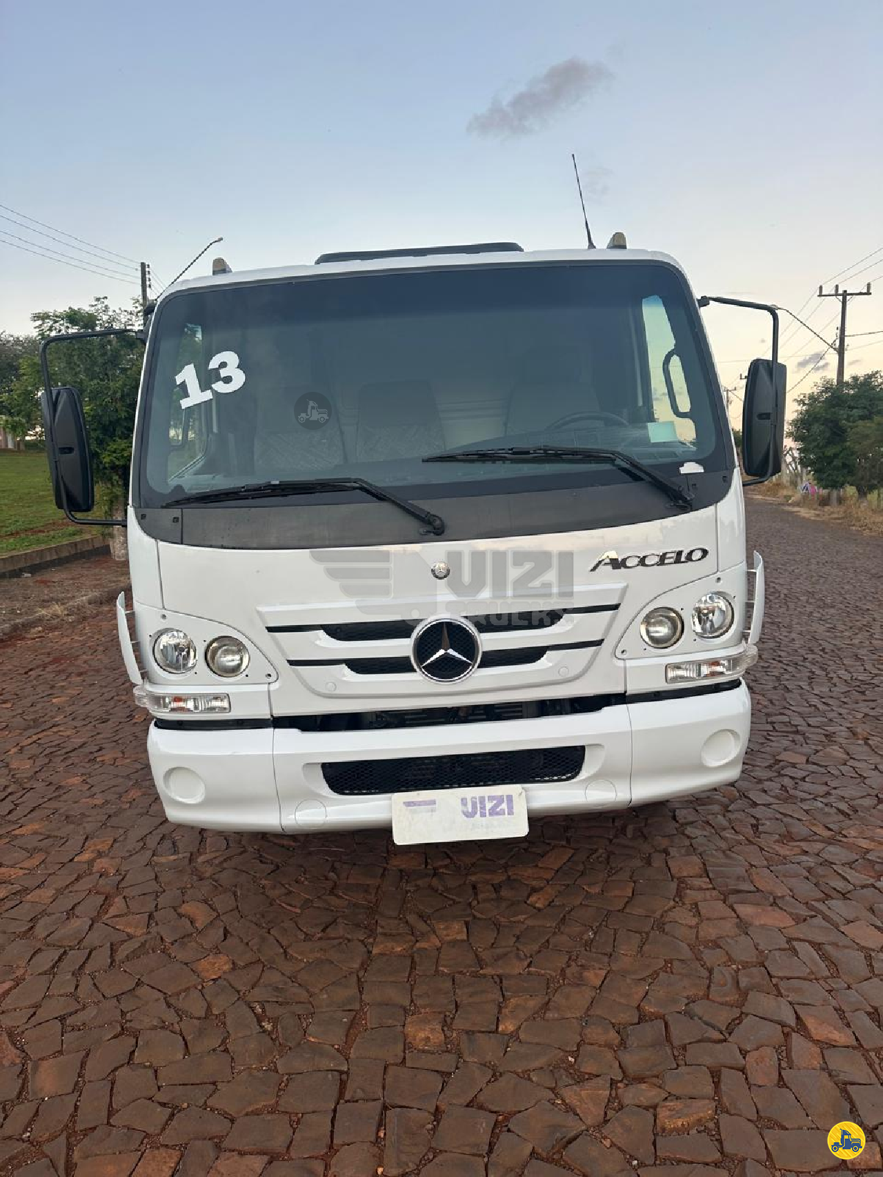 CAMINHAO MERCEDES-BENZ MB 815 Chassis 3/4 4x2 Vizi Trucks DOIS VIZINHOS PARANÁ PR